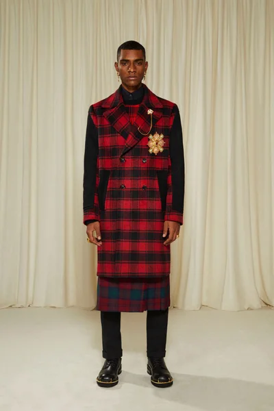 Look 27
